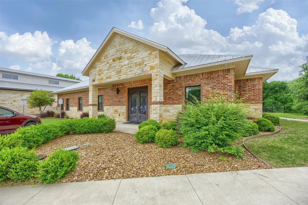 299 Eldorado Parkway, McKinney