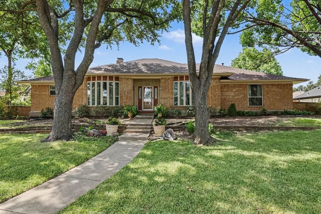 1905 Toler Trail, Garland