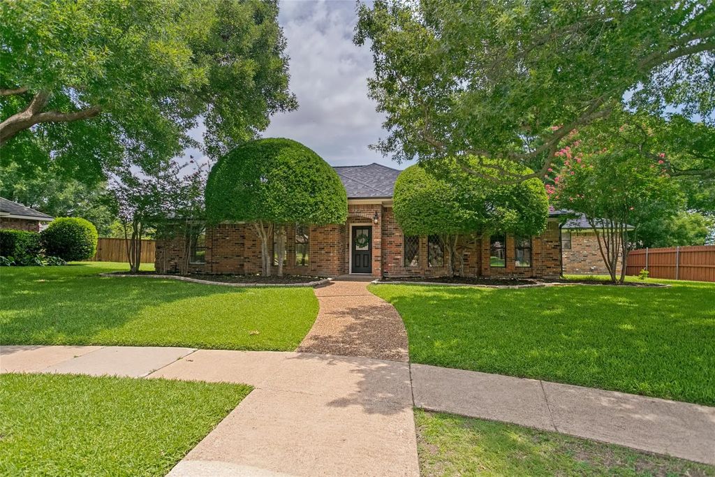 1204 Syracuse Circle, Plano