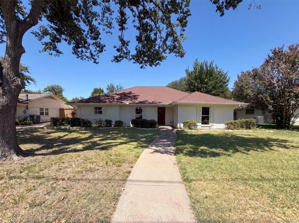 1115 N Waterview Drive, Richardson