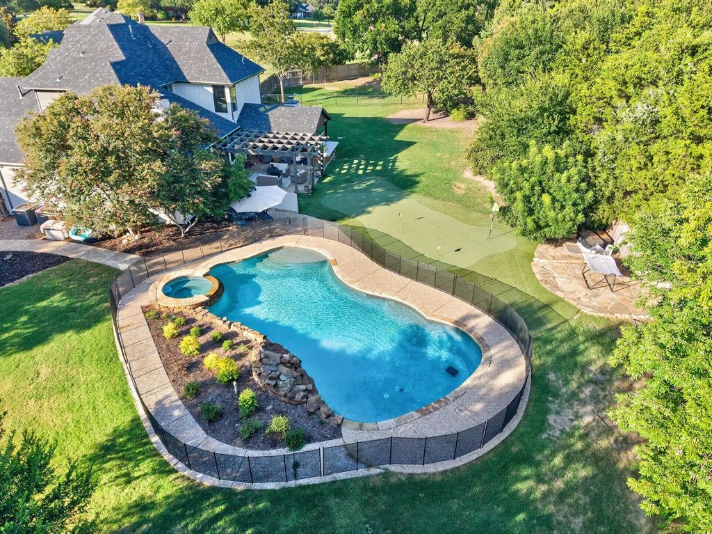 813 Windlake Circle, Heath