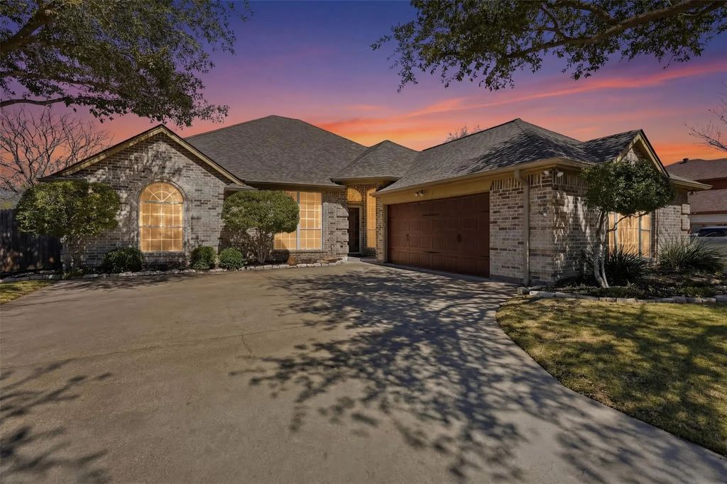 231 Bluff View Court, Aledo