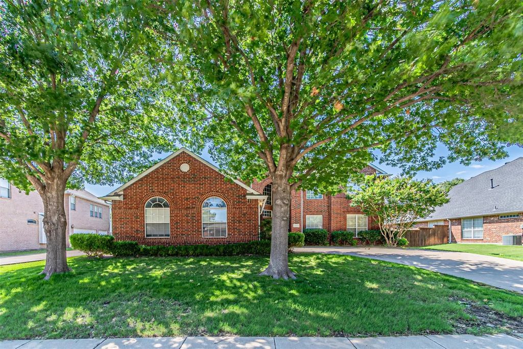 1913 Blue Ridge Drive, Flower Mound