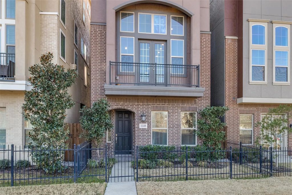 1348 Arch Place, Dallas