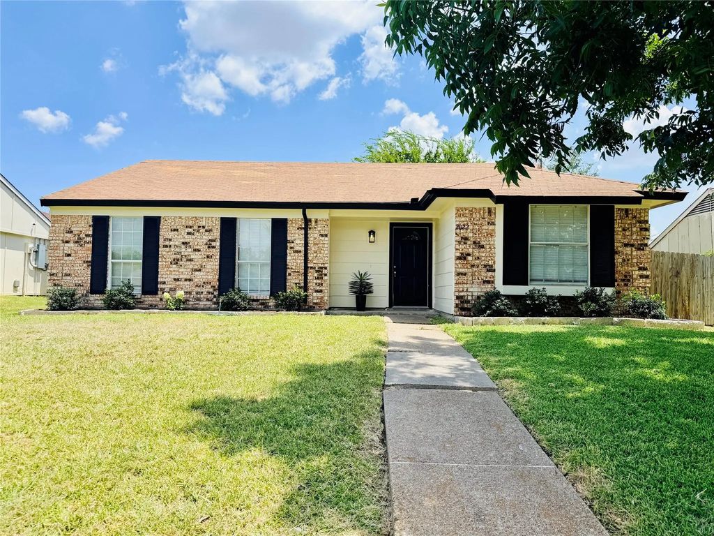 2022 High Summit Drive, Garland