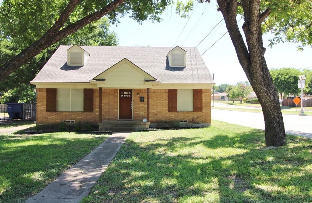 900 Valley Ridge Drive, DeSoto