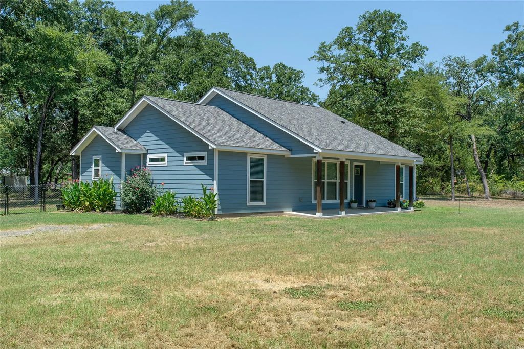 802 County Road 2406, Tool