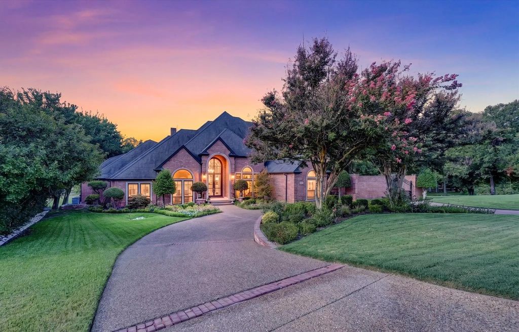 3742 Green Hollow Drive, Grand Prairie