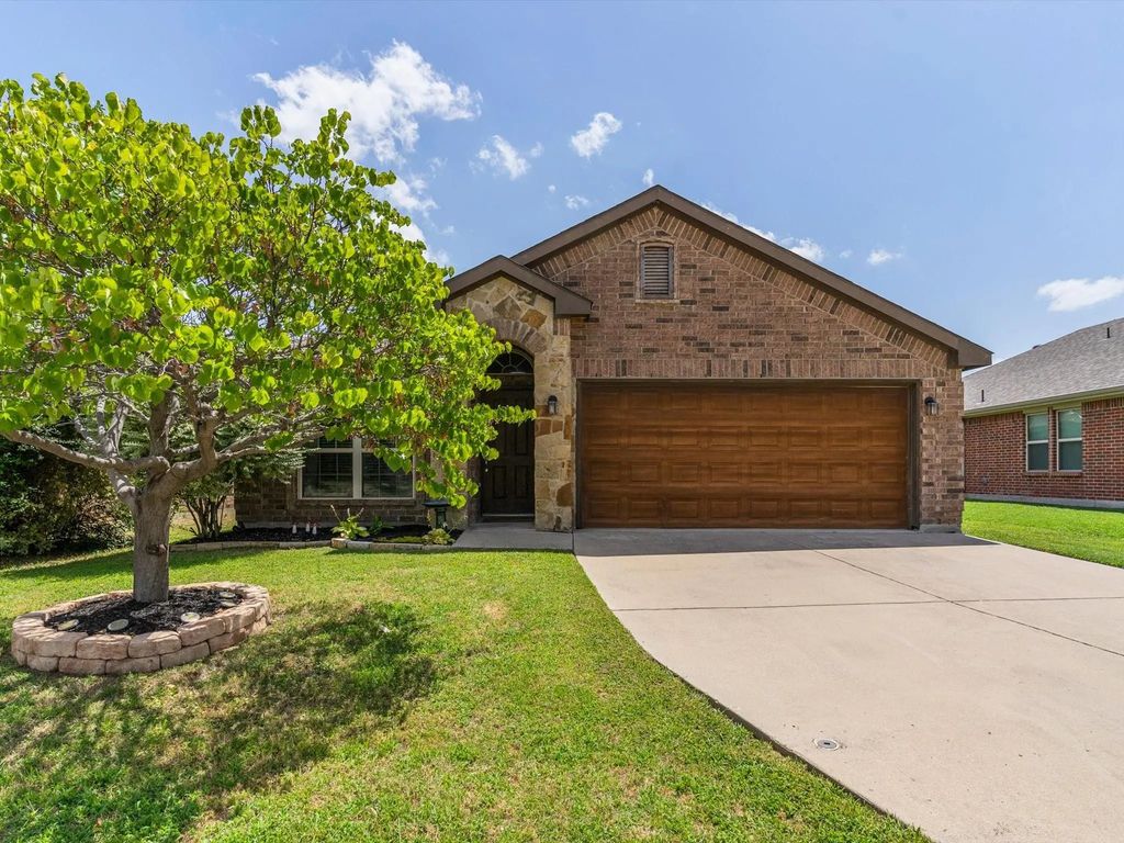9805 Osprey Drive, Fort Worth