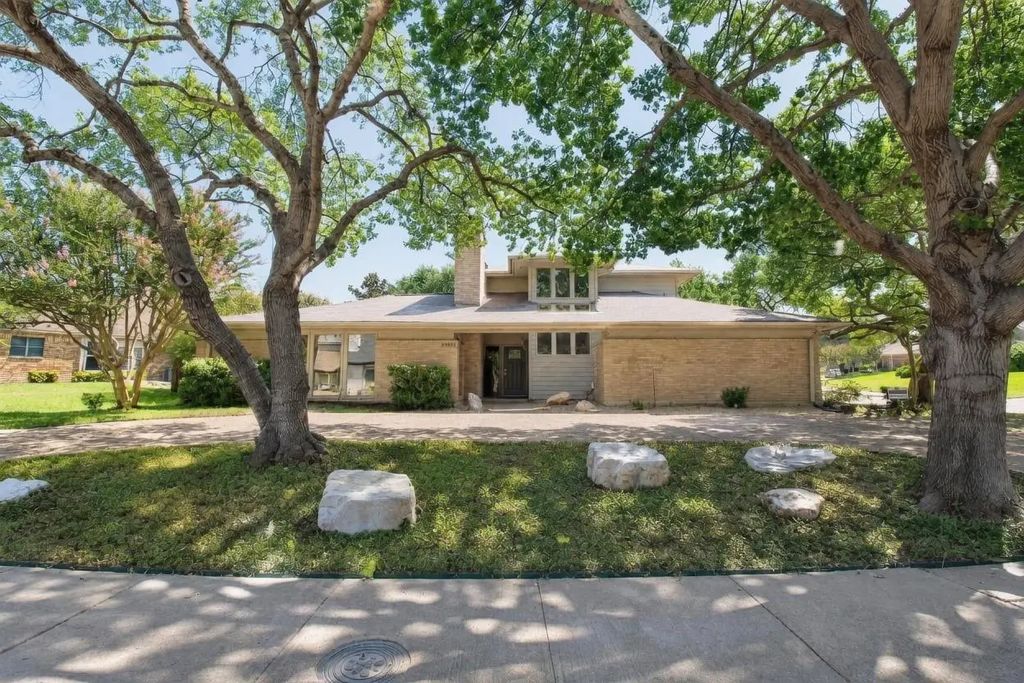 11901 Woodbridge Drive, Dallas