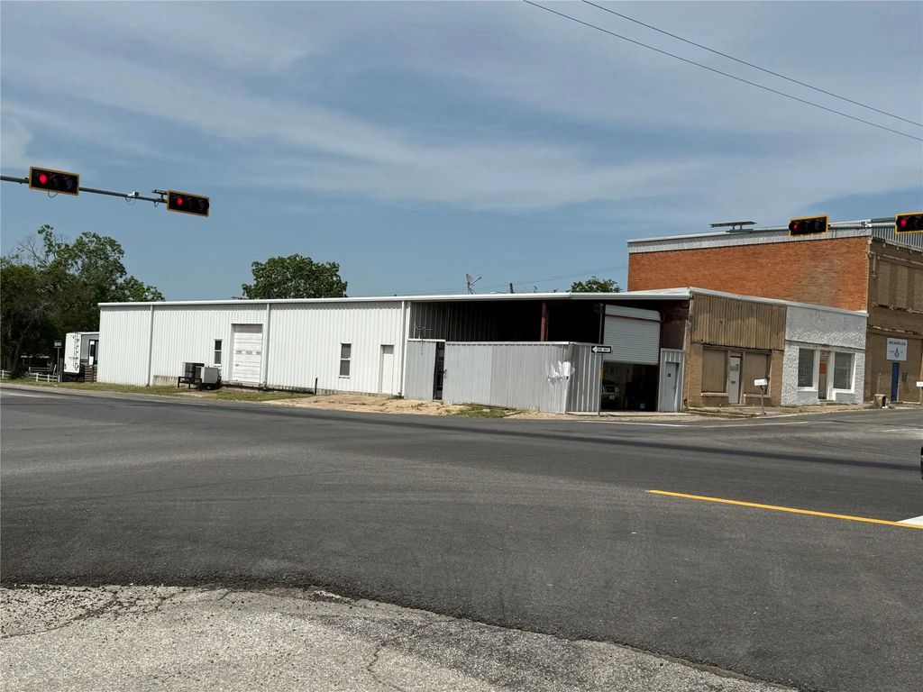 101 E Frederick Street E, Riesel
