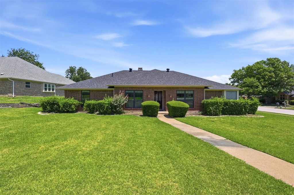 2110 Meadowview Court, Garland