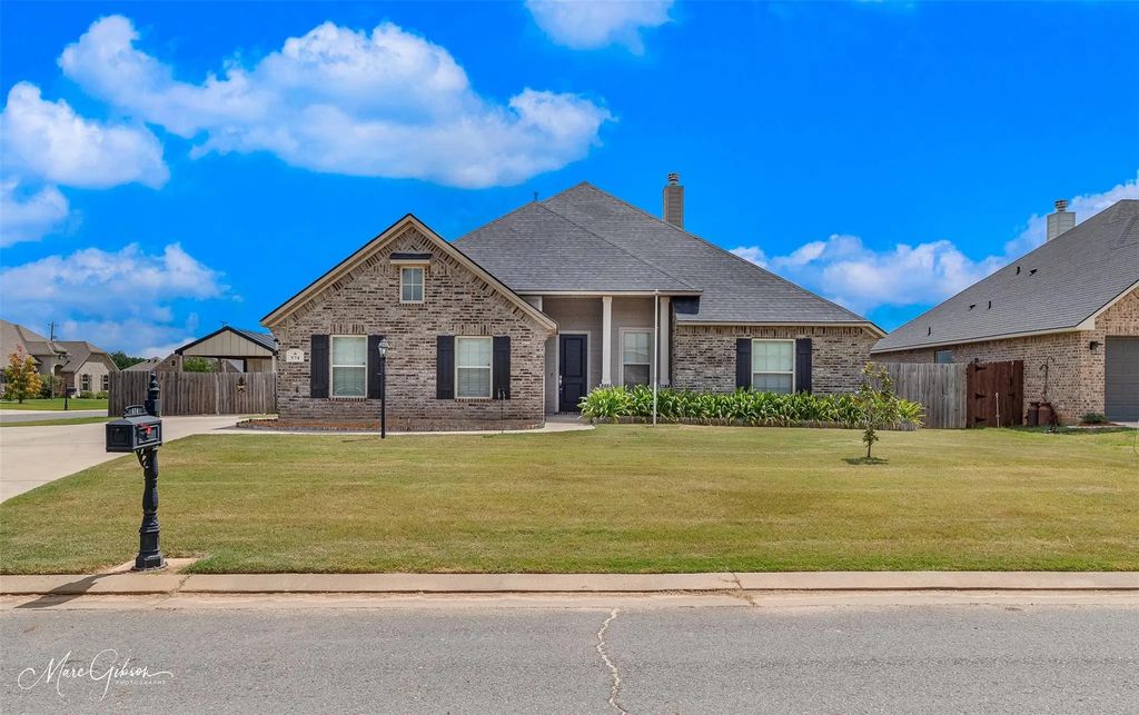 574 Brunswick Gardens, Haughton