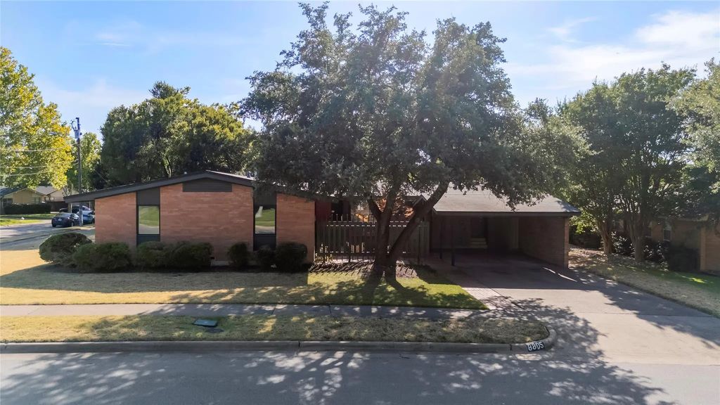 8805 Rolling Rock Lane, Dallas