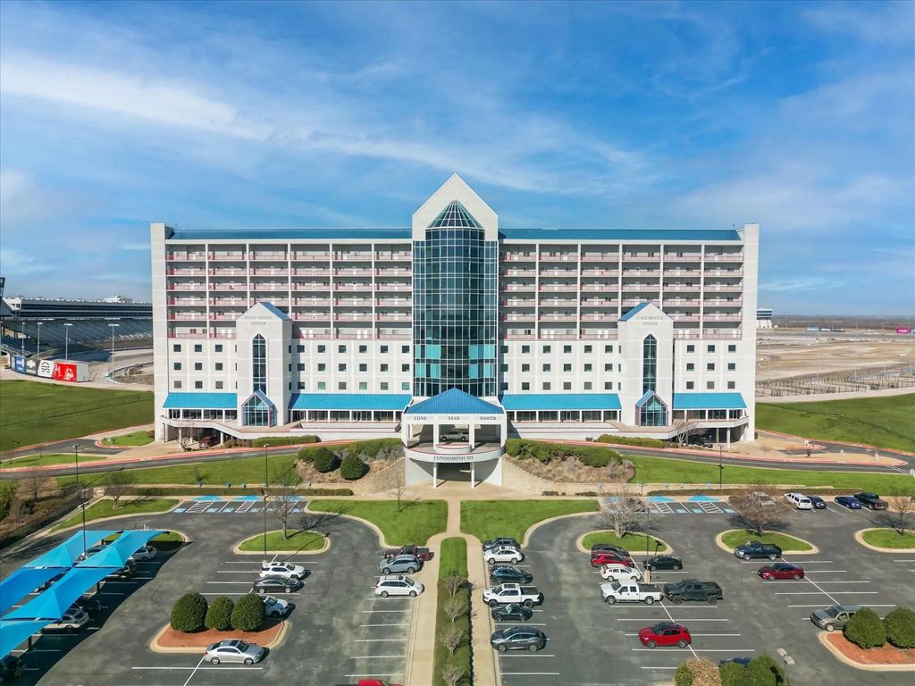 3575 Lone Star Circle 907, Fort Worth