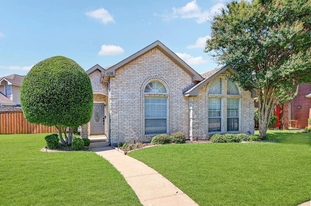 608 Raintree Circle, Coppell