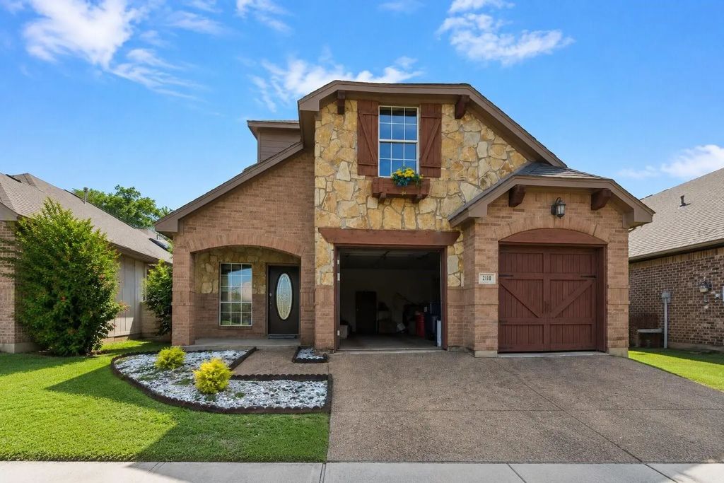 2118 Portwood Way, Fort Worth