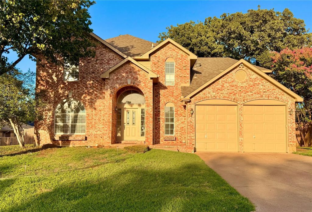 7904 Ember Oaks Drive, North Richland Hills