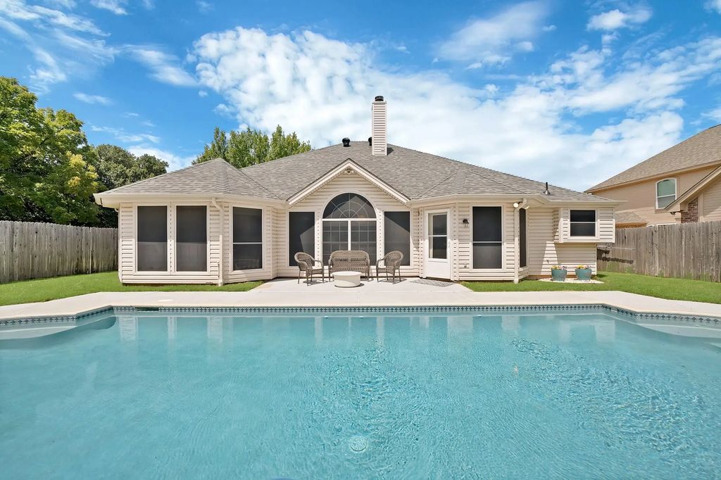 409 Bryce Lane, Arlington