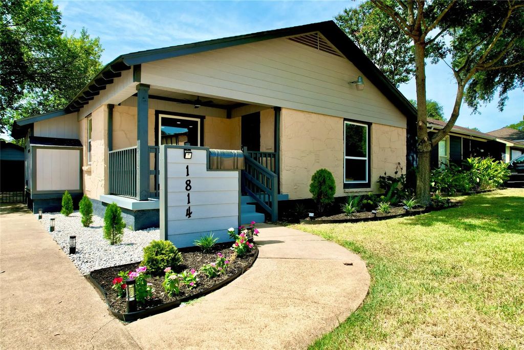 1814 Melbourne Avenue, Dallas