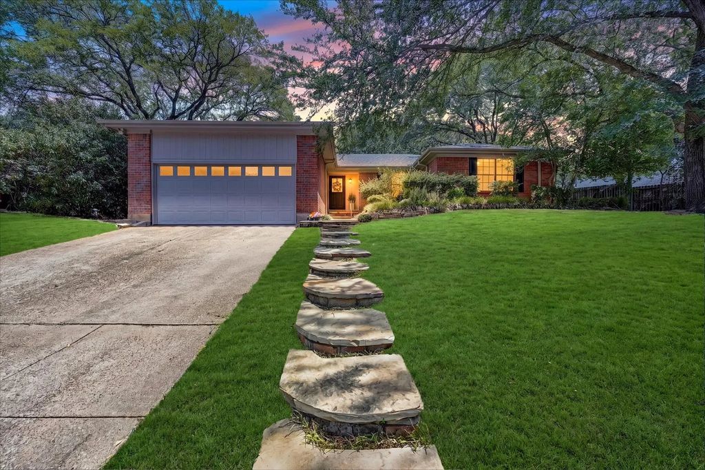4411 Willow Bend Drive, Arlington