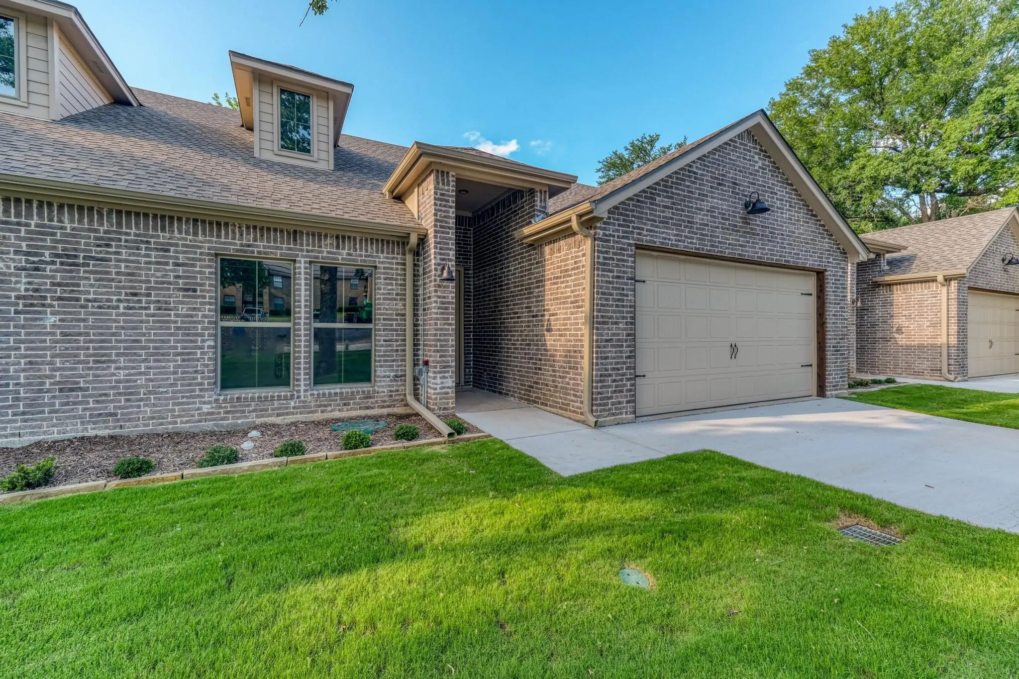 Photo of Listing #21345527
