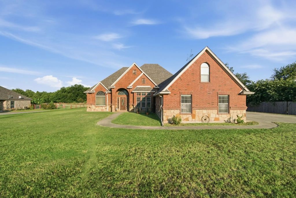 148 Fossil Rock Drive, Azle