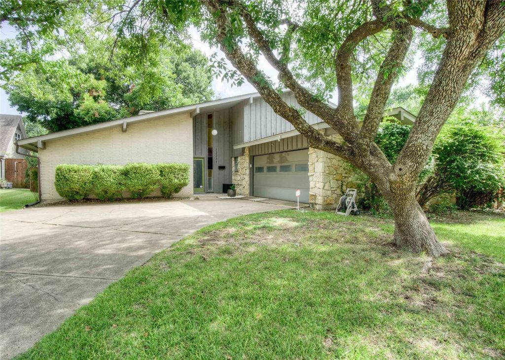 12231 Veronica Road, Farmers Branch