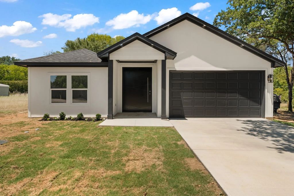 104 Clear Fork Street, Gun Barrel City
