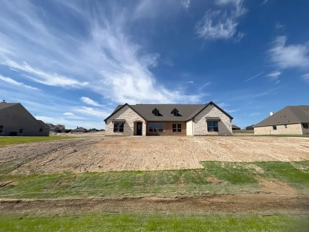 703 Water Side Drive, Van Alstyne