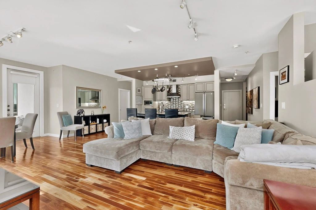 4040 N Hall Street 201, Dallas