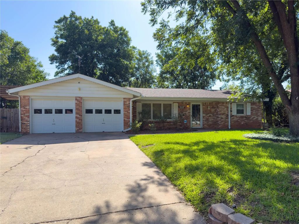 2117 Oakwood Lane, Abilene