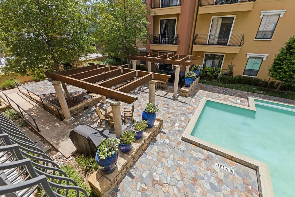 8616 Turtle Creek Boulevard 302, Dallas