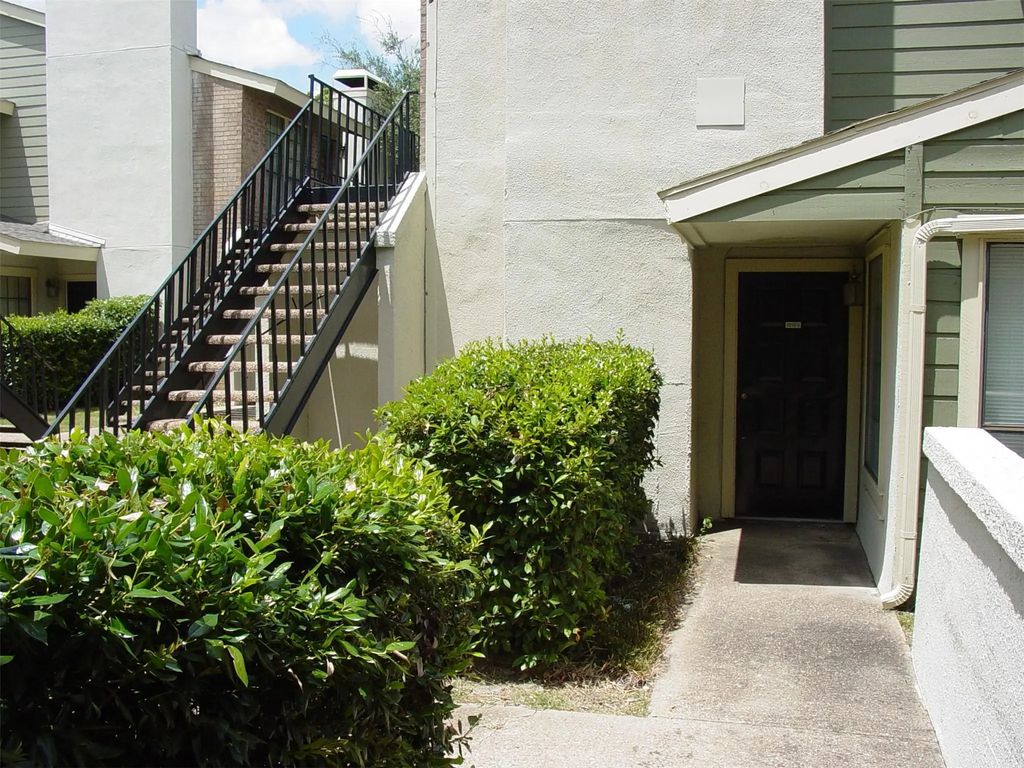 9605 Walnut Street 12104, Dallas