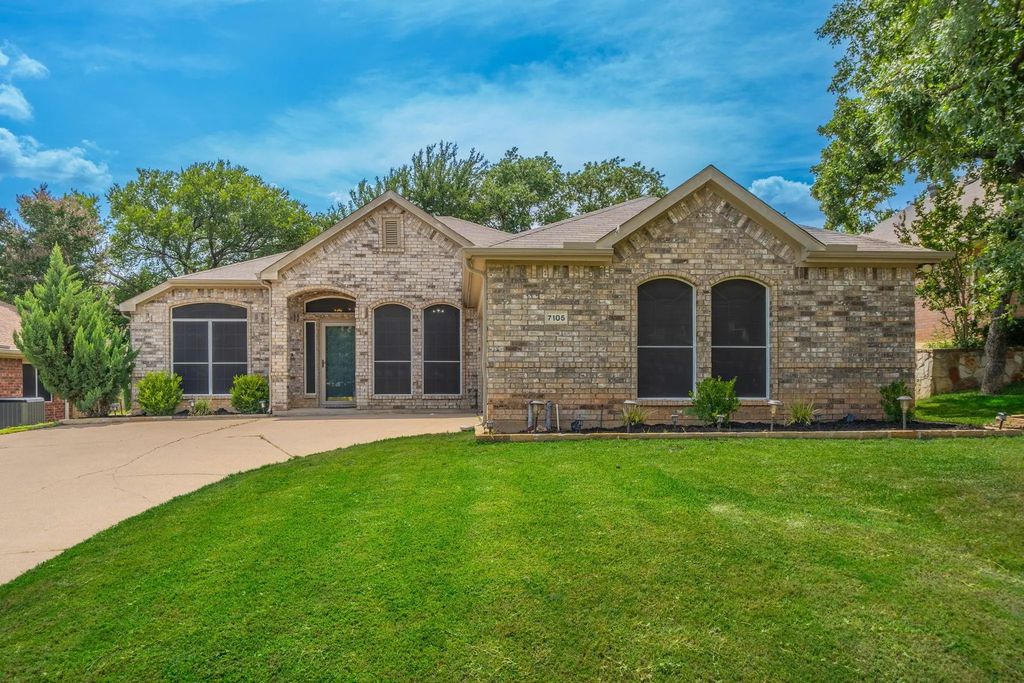 7105 Stephanie Court, North Richland Hills