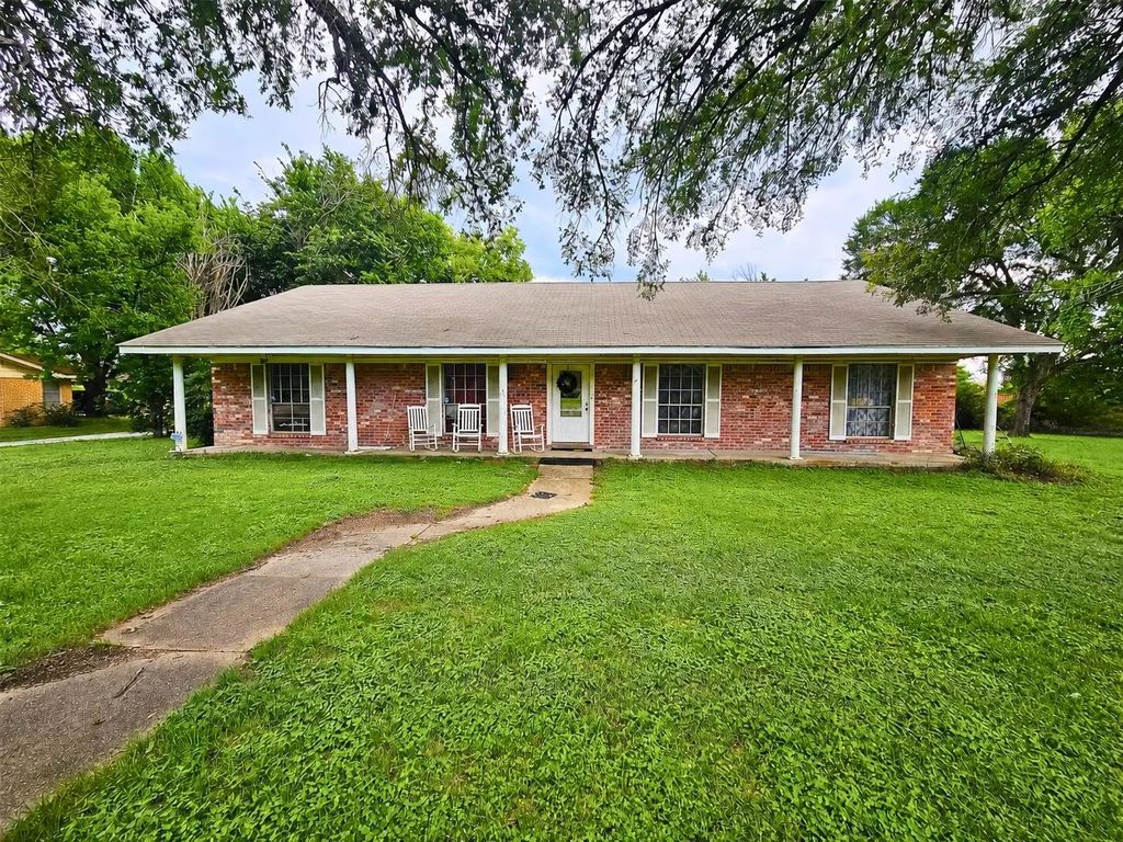 1003 W Angeline Street, Groesbeck