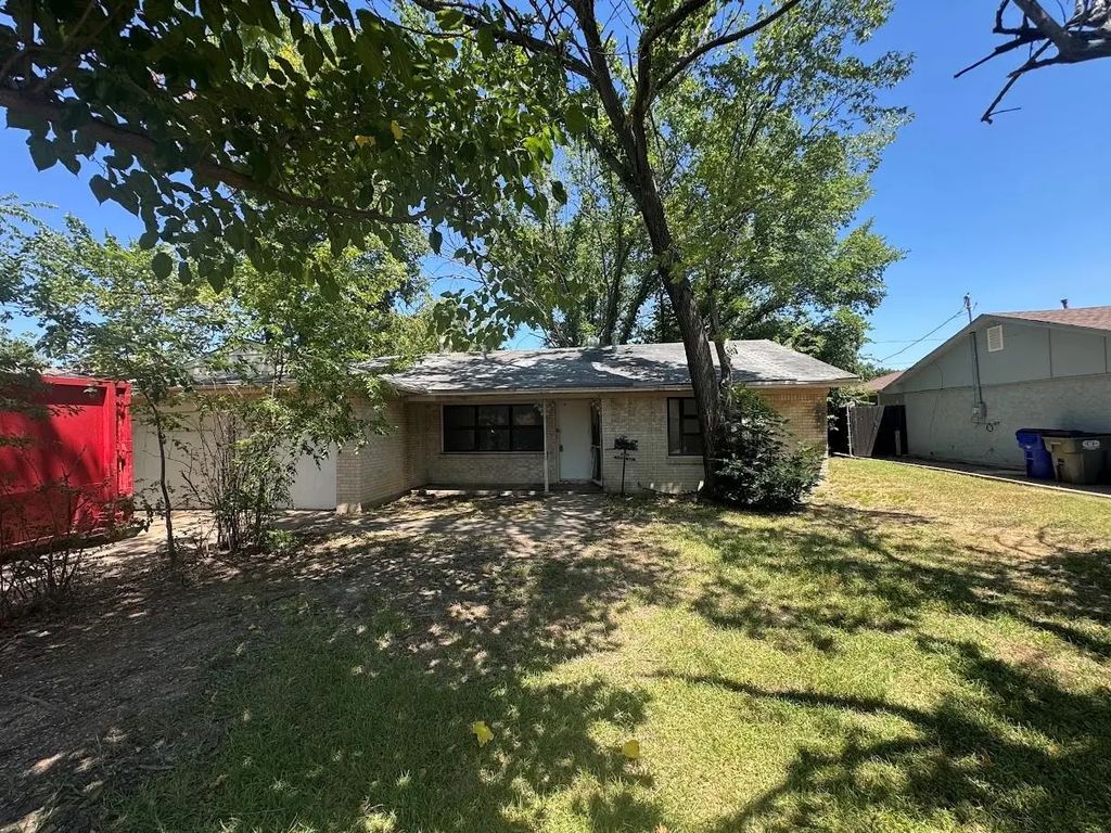 14048 Stardust Lane, Farmers Branch