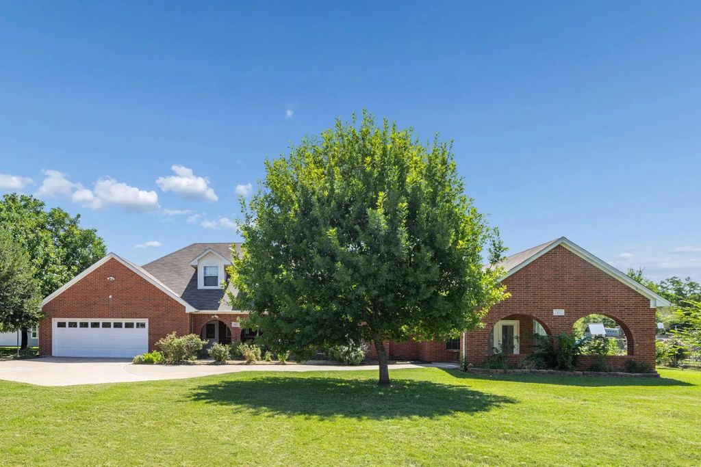 2412 Chickering Road, Cleburne