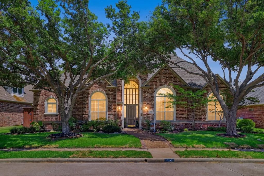 414 Downing Drive, Coppell