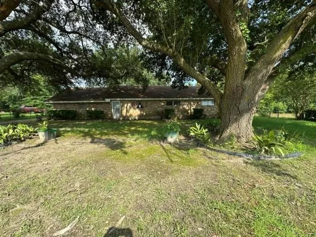 135 Community Road 503, Nacogdoches