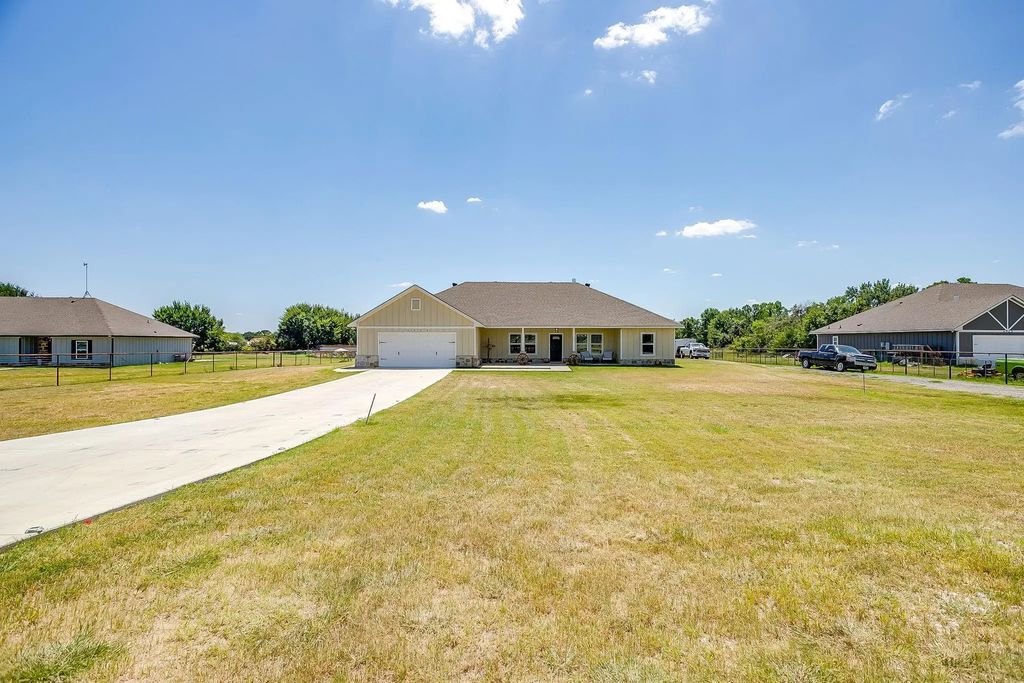 4930 Midway Road, Weatherford