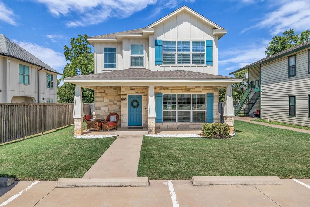 2225 S 2nd Street, Waco