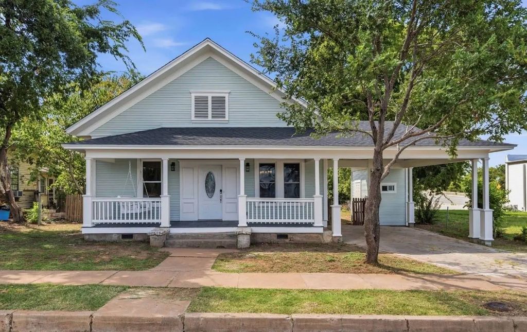 905 Irma Street, Brownwood