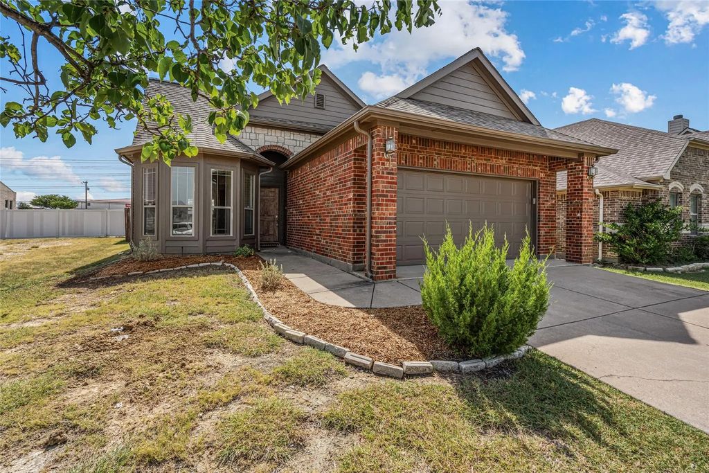7308 Silver City Drive, Fort Worth