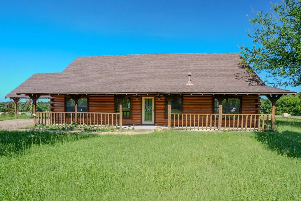 457 County Road 3270, Mineola