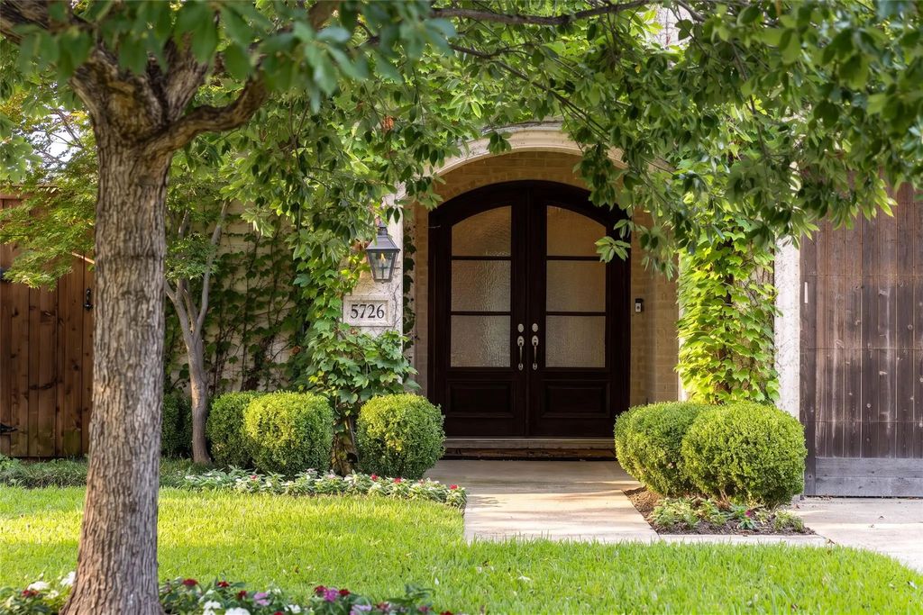 5726 W Hanover Avenue, Dallas