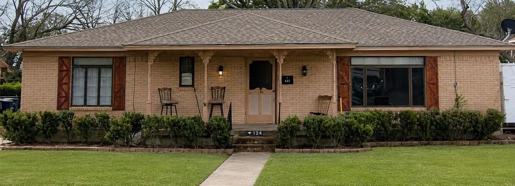134 Laurel Lane, Lancaster