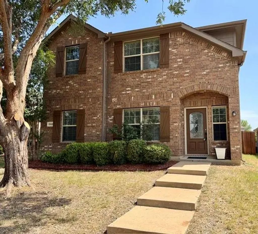 8920 Eastwood Avenue, Cross Roads