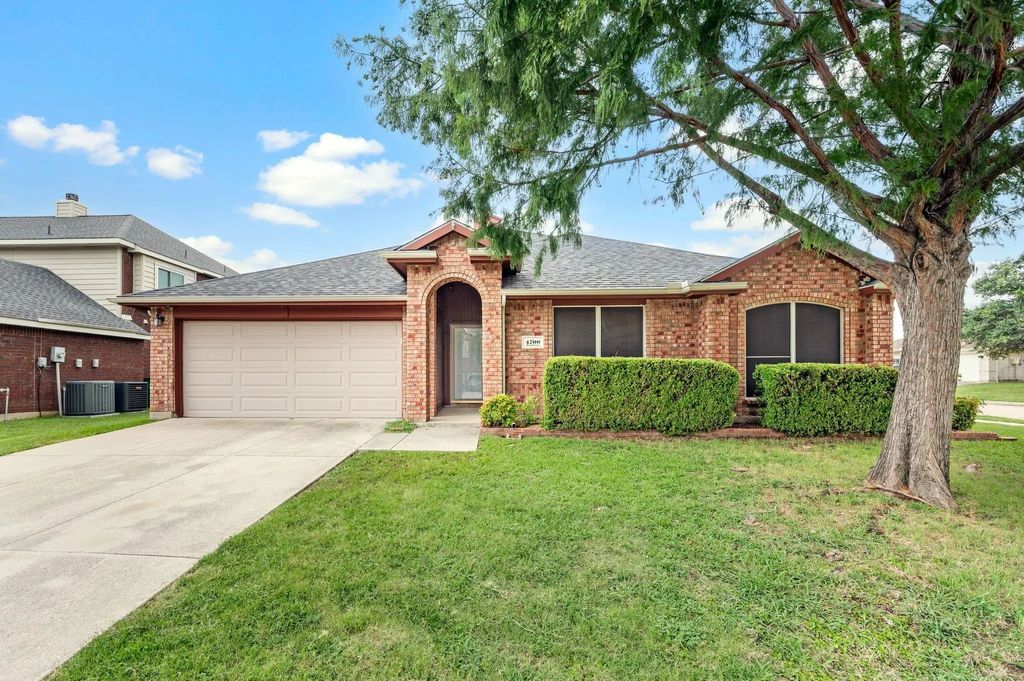 4700 Woodhaven, Haltom City
