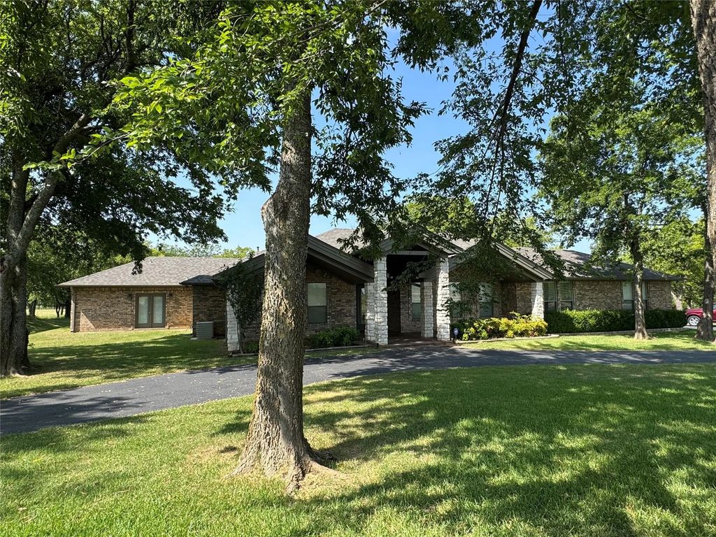 2418 Fm 3092, Gainesville
